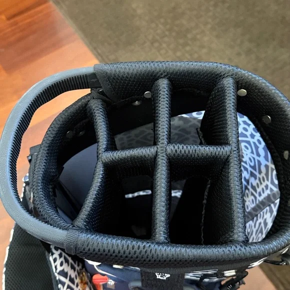 Spartina Navy and White Golf Bag: INCLUDES DRIVER COVER - Picture 6 of 9